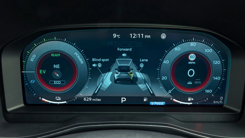 Pixsel car dashboard screen protector for NISSAN JUKE - 12.1“ 2024 -