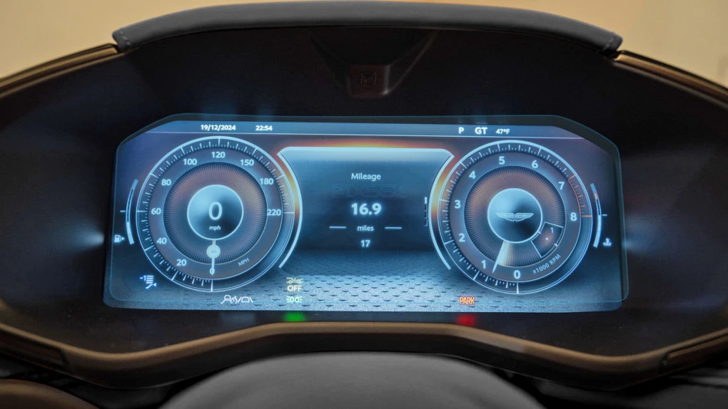 Pixsel car dashboard screen protector for ASTON MARTIN DBX707 - 13.3“ 2025 -